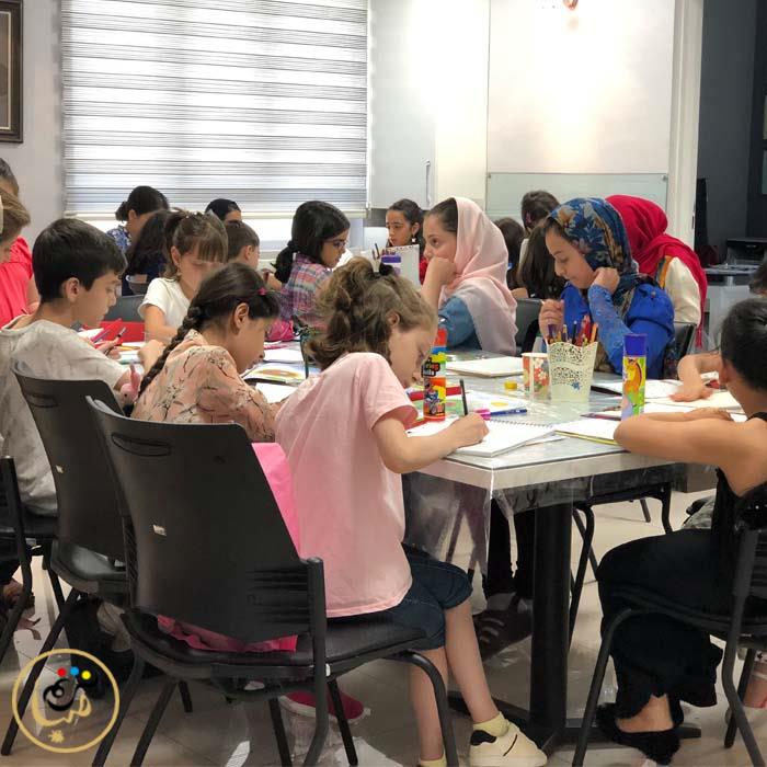 کلاس نقاشی کودکان