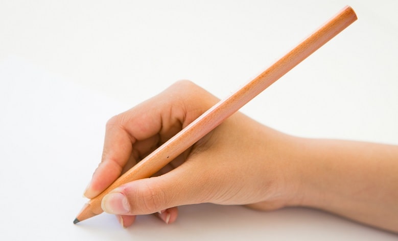 نحوه صحیح گرفتن خودکار و مداد در دست